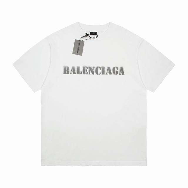 顶级 Balenciaga 巴黎世家 渐变模糊字母t恤 标准的印花技术 全方位磨破纯棉柔软面料 对色定染面料 超精细平网印花工艺 潮流感十足 定染纯棉面料 Os
