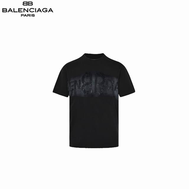 Balenciaga 巴黎世家 渐变烫钻大logo短袖 面料采用进口机器织造而成 布面纹路的独特性创造出完美的成衣效果 面料采用净布 克重 搭配 克1*1罗纹