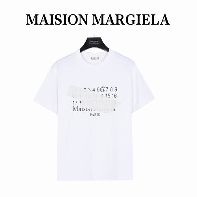 Maisonmargiela 马吉拉mm6 新款胶带印花短袖 男女同款全新胶带灵感趣味设计,渠道性质精品 让整体造型设计更加优雅时尚 今夏最火系列 无数明星潮人