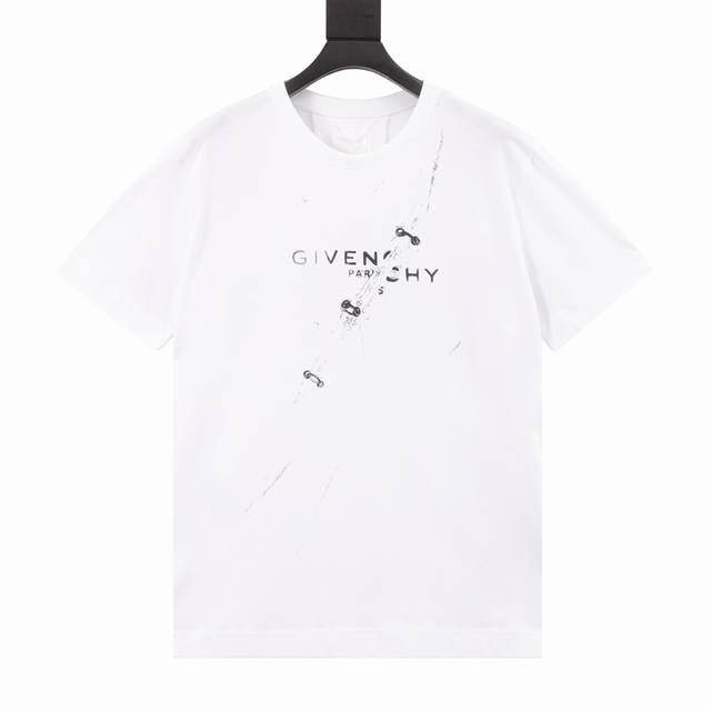 Givenchy 纪梵希 视觉陷阱拔染印花短袖t恤 采用50S双股丝光棉，克重160G; 搭配32S,2×2螺纹。对色定染、面料螺纹同缸无色差。#丝光棉面料 柔