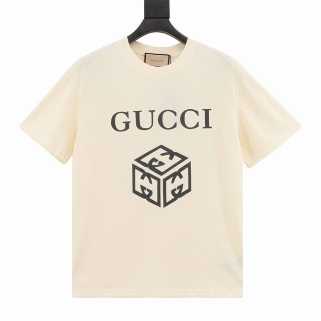 Gucci古驰24Ss新款立体方块印花t恤 采用立体方块图标，区别于普通的印花图标 ，定织纯棉卫衣面料，舒适透气不易变形。三标齐全，宽松版型，男女同款 货号39 - 点击图像关闭