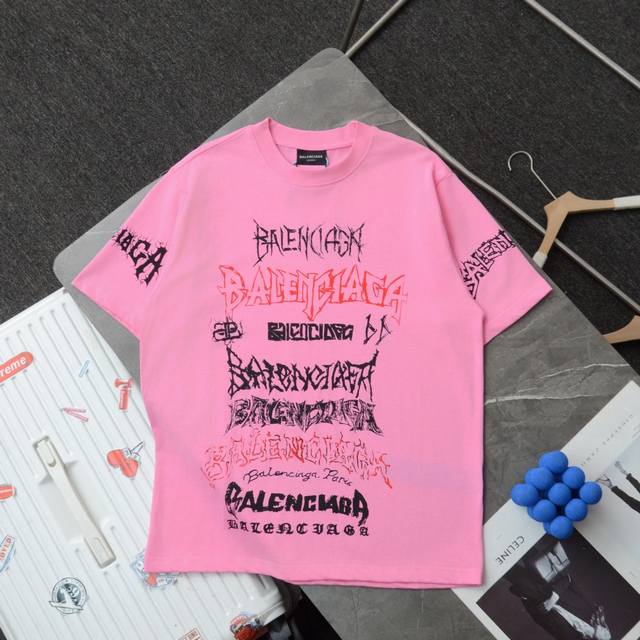 上新 顶级复刻 高端定制 Balenciaga 巴黎世家 新款龙年限字体logo涂鸦印花短袖袖t恤 款号：67274 颜色：黑色 白色 黑色 粉色 购入原版开模