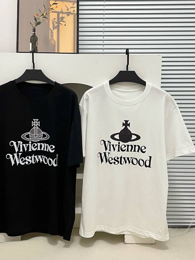 Vivienne Westwood 西太后经典土星字母logo印花圆领短袖t恤 款号：24671803796 颜色：黑色 白色 尺码：Smlxl