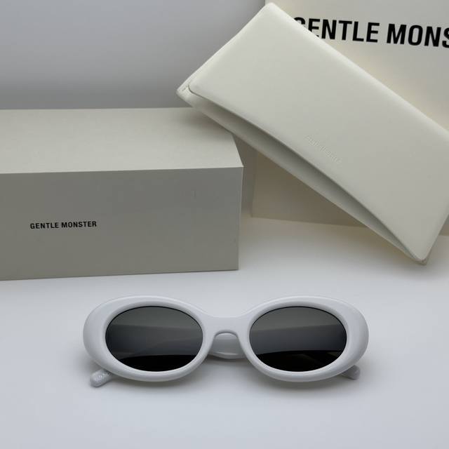 配全套包装！新款margielagm合作款 板材太阳眼镜mm005 马吉拉联名款 时尚男女款墨镜 Size：52-23-145 白色