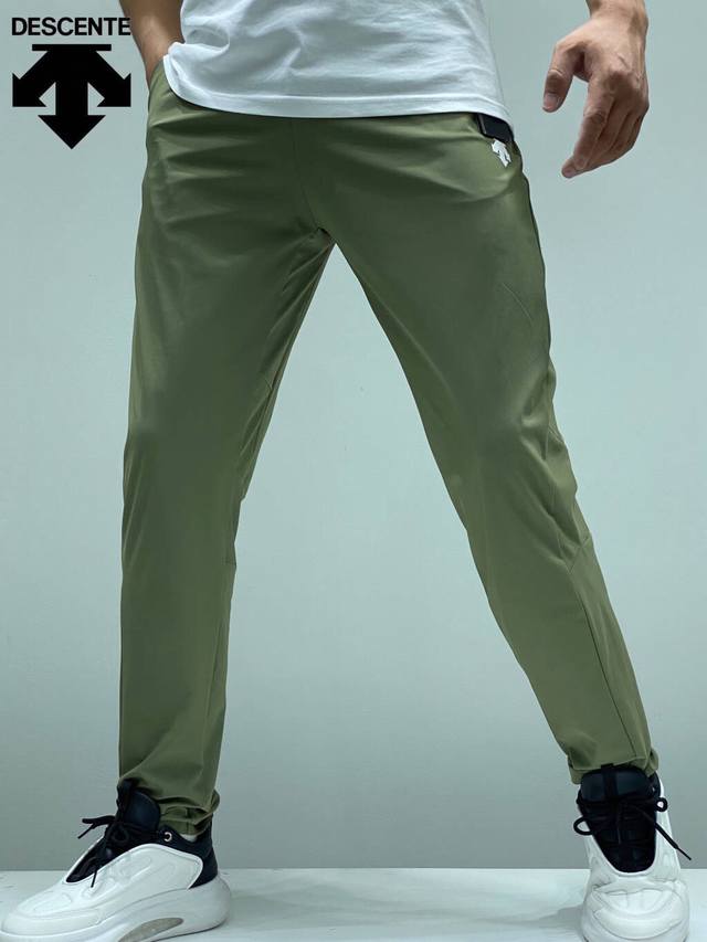 Descente 迪桑特男子针织运动裤 夏款轻薄跑步长裤，F360系列慢跑运动裤 采用迪家创新天丝亚麻梭织速干面料，打破传统梭织面料的束缚，面料柔软 顺滑 有弹