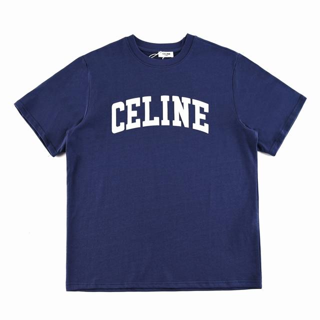 Celine 赛琳 2022Ss 印花复古t恤短袖 在时髦通勤风格里加入运动复古元素，蕴藏精致法式意蕴，年轻且活力，于简约设计中释放摩登信号。低调精致，简约高级