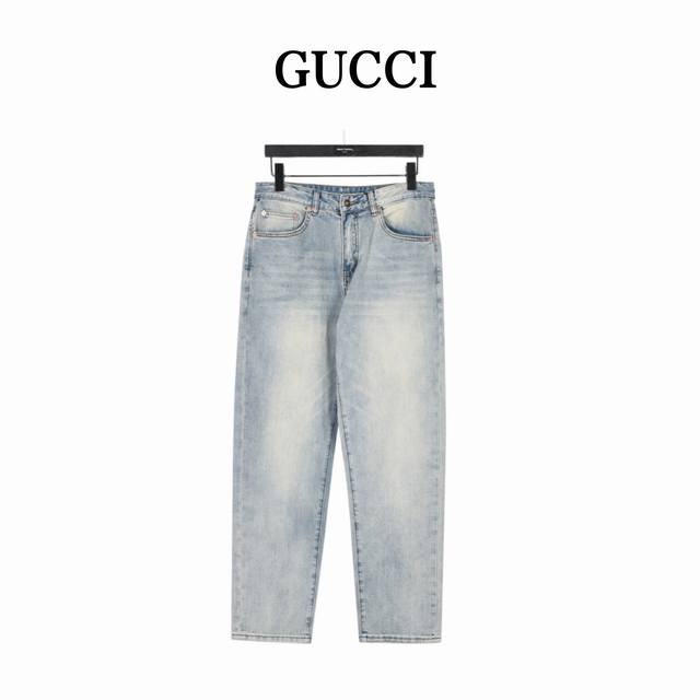 Gucci 古驰 龙年限定牛仔裤 今年为止做的最牛逼的牛仔裤，重度水洗工艺，暗藏玄机的细节非常多，这次主推的裤子无论是版型还是上身都太完美，不如去做20件短袖的