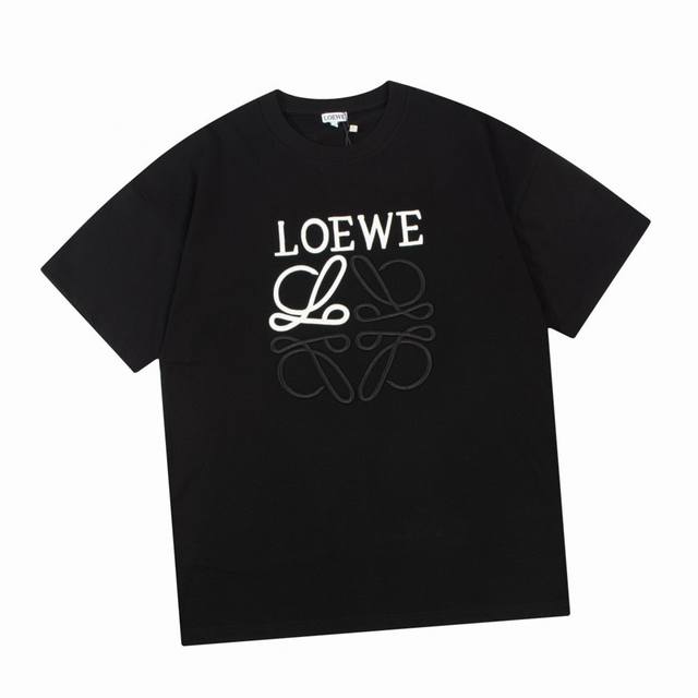 罗意威 Loewe 夏季新款，撞色刺绣字母logo圆领短袖t恤， %纯棉260G面料，舒适温柔地包裹你的身体，胸前撞色系logo采用法式立体绣设计，一眼就能看出