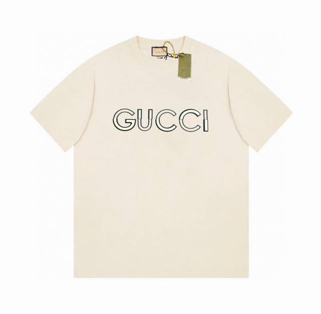 Gucci 古驰24Ss限定款拼接立体植绒短袖t恤 280G32支细双纱面料，面料有质感细腻，领口包边设计，细腻进口流水线车工，细节无法挑剔，极具档次感与奢华辨