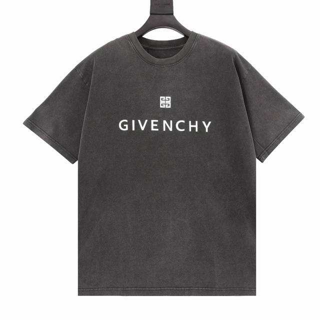 Givenchy 纪梵希 水洗字母印花logo短袖t恤 采用50S双股丝光棉，克重160G; 搭配32S,2×2螺纹。对色定染、面料螺纹同缸无色差。#丝光棉面料