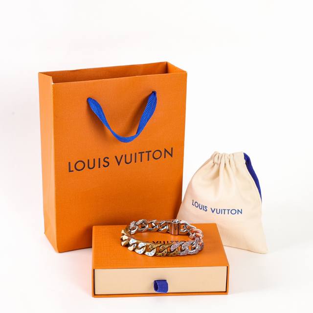 Louis Vuitton路易威登 Chain Links带钻手链 春夏季展现 Virgil Abloh 在珠宝领域的造诣，此款 Chain Links 手链则