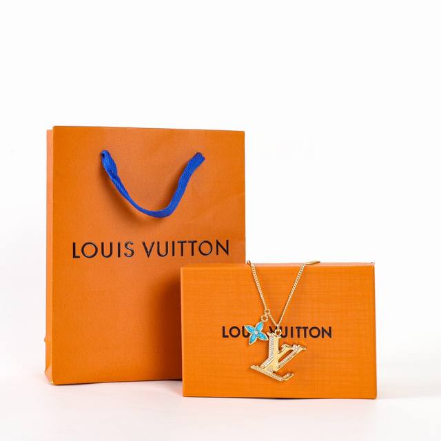 Louis Vuitton路易威登 标志吊坠项链 官网最新款，众明星佩戴同款 现货秒发 原版购入开发 抛光 电镀 打磨 捞色 手工 滴色 镭射刻字 正确字体 及