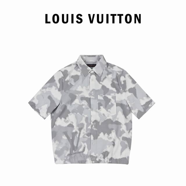 Louis Vuitton路易威登24Ss新品衬衫短袖 24Ss春夏新款短袖衬衫为棉质混纺织入蜂巢肌理，与弹力下摆共谱摩登风尚。1V Mappamundi图案点 - 点击图像关闭