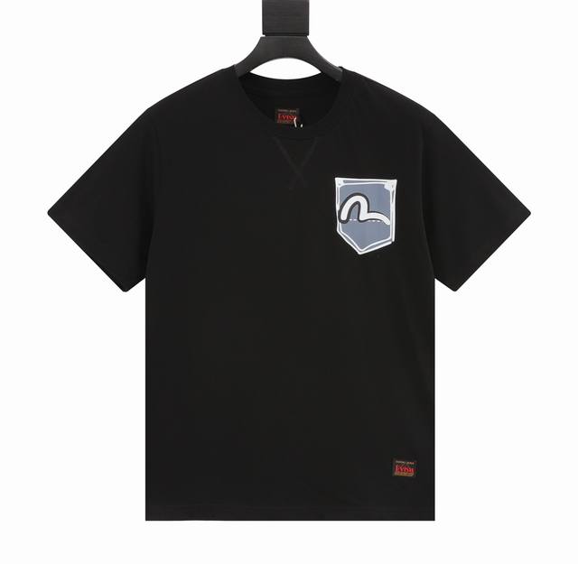 Evisu 24Ss涂鸦二次元t恤 这款t恤设计前卫时尚 正反面以满身logo涂鸦设计 选用舒适棉质面料打造，百搭实穿又能彰显个性。 Size：S-Xxl