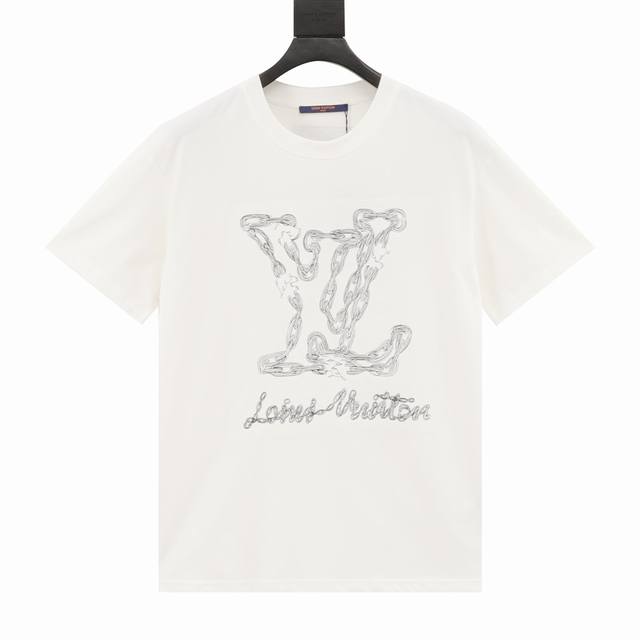 Louis Vuitton 路易威登 24Ss 线条锁链刺绣logo短袖 绣花工艺 要求车线做工符合精品要求，超级好搭配，搭配整件细节，品质及剪裁设计都堪称一流