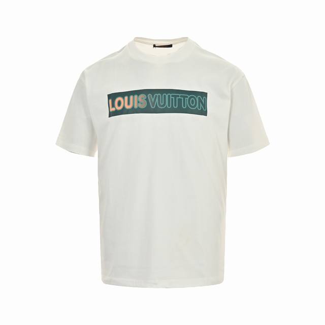 Louis Vuitton 路易威登 24Ss 渐变字母logo印花短袖 设计感炫彩立体字母印花t恤，纯棉面料，柔软亲肤细腻。做工细致，厚度适中。男女同款，宽松