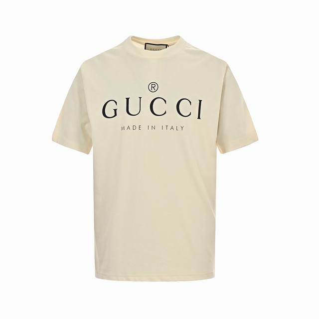 Gucci 古驰 简约logo字母印花短袖 全新的gg标语系列，简约清新风格，彰显出高品格的气质， 采用260G精梳棉盖棉，松软细腻着身感更舒适透气，手感质感无