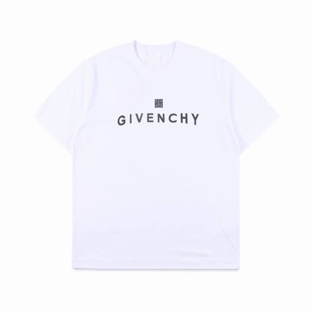 Givenchy 纪梵希 字母印花logo短袖t恤 采用50S双股丝光棉，克重 G; 搭配32S,2×2螺纹。对色定染、面料螺纹同缸无色差。#丝光棉面料 柔软抗