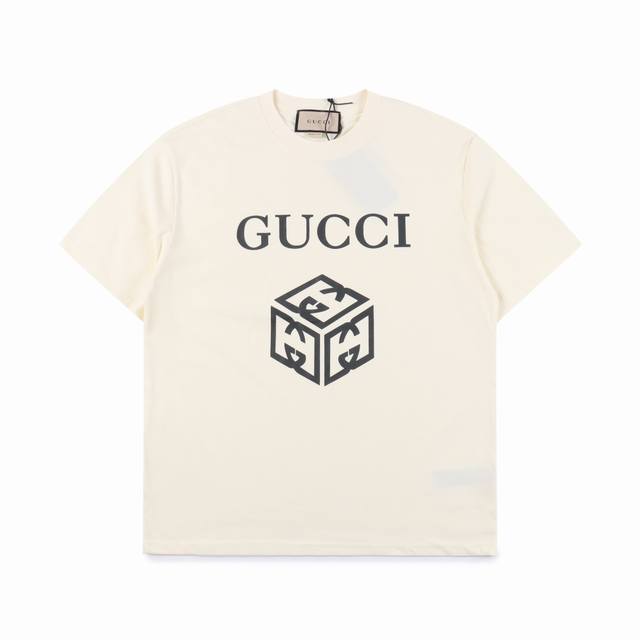 Gucci古驰24Ss新款立体方块印花t恤 采用立体方块图标，区别于普通的印花图标 ，定织纯棉卫衣面料，舒适透气不易变形。三标齐全，宽松版型，男女同款 货号39