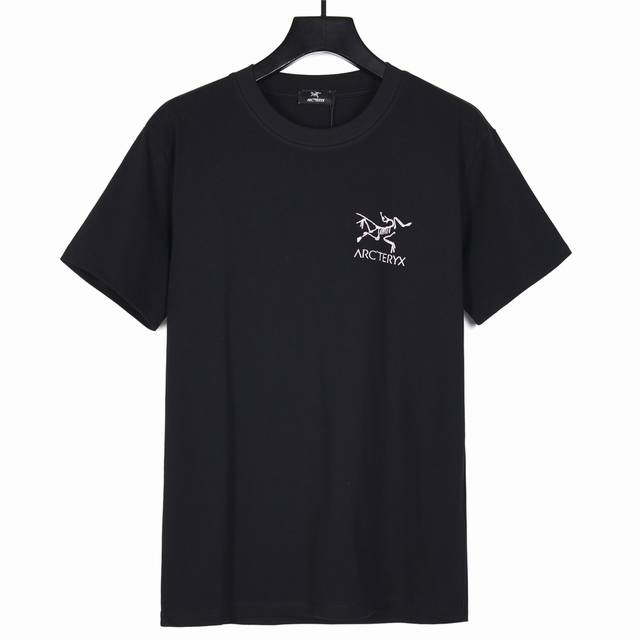 上新 Arc'Teryx 始祖鸟 24Ss短袖t恤 标志性小鸟logo 印花 高端32S双纱250克面料 重磅面料 定制拉架罗纹同缸同染 三标齐全 男女同款 颜