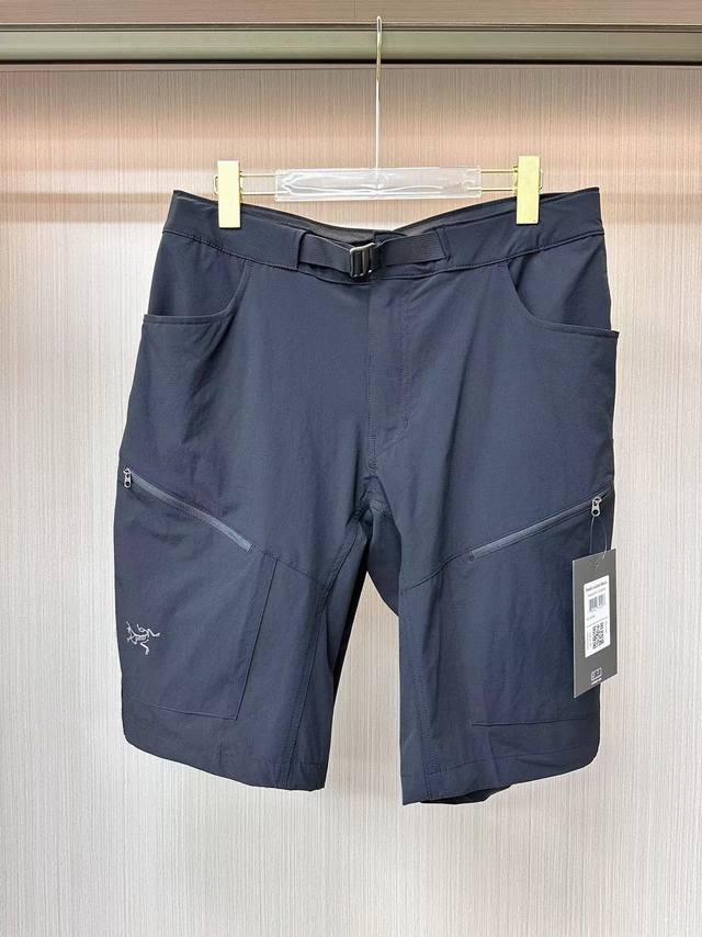 上新 专柜在售 Arc Teryx 始祖鸟system-A 系列户外 休闲通勤 机能短裤 男女同款 它是可以被定义为一条‘皮肤裤’，防晒抗撕裂，整条裤子包括腰部