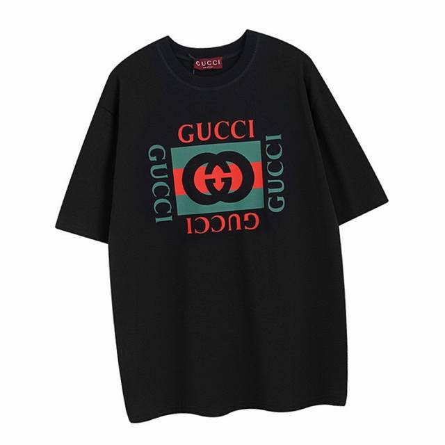 古驰 Gucci 夏季新品 经典字母拼色印花圆领短袖t恤 这款单品出自gucci Lido系列，设计灵感源自意大利海岸的夏日风情和海滩俱乐部。早秋系列以现代视角