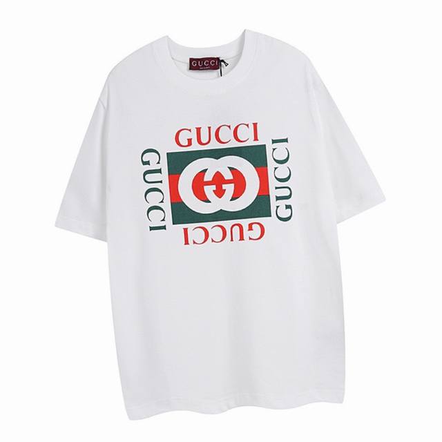 古驰 Gucci 夏季新品 经典字母拼色印花圆领短袖t恤 这款单品出自gucci Lido系列，设计灵感源自意大利海岸的夏日风情和海滩俱乐部。早秋系列以现代视角