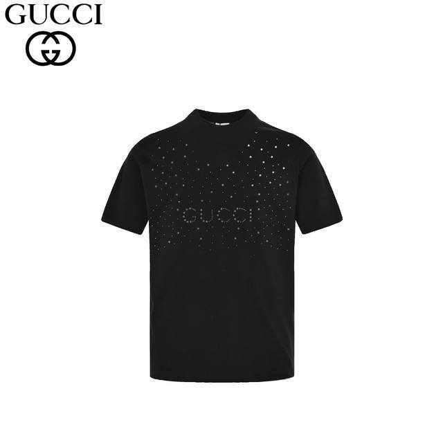 Gucci 古驰 24Fw 满天星烫钻短袖 采用32支双纱 260克重面料 进口针织针梳棉进行制作，厚度适中，有垂感又有轮廓型，上身就是一个舒适！！对微胖身型包