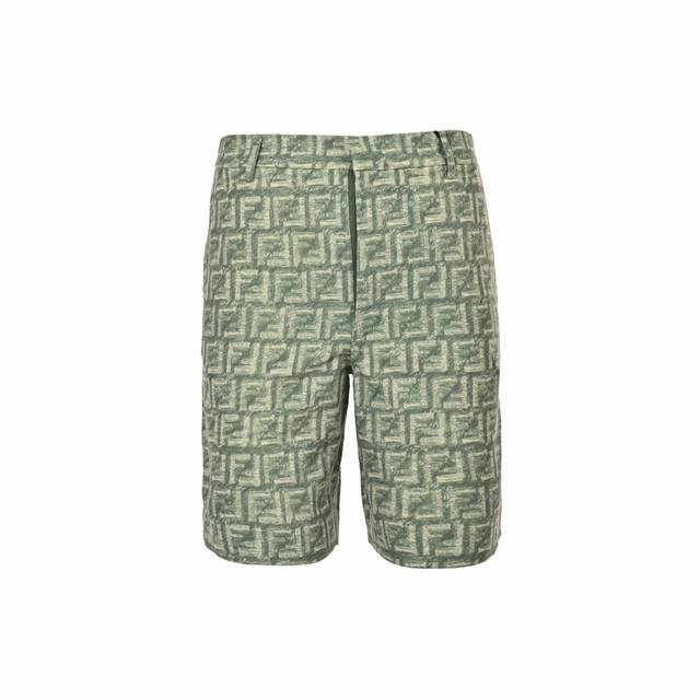 Fendi 芬迪 24Ss 方格ff亚麻流苏短裤 面料是由一种亚麻纤维的面料具有很好的吸湿性和透气性，因此在夏季穿着亚麻衬衫可以有效地吸汗排湿，让人感觉干爽舒适