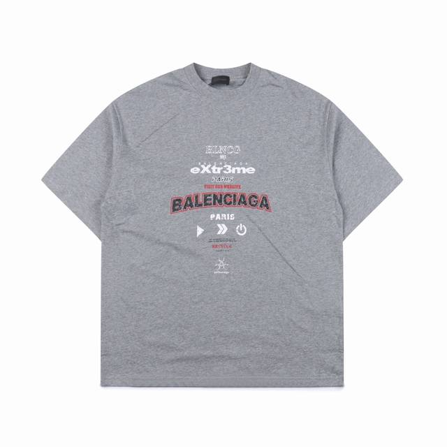 Balenciaga 夏季新款龟裂风格extr3Me字母印花圆领t恤 夏季单品颜值担当。经典花型最新配色，毋庸置疑是时尚的进阶。紫色系绝对吸引眼球，飒爽却不冷调