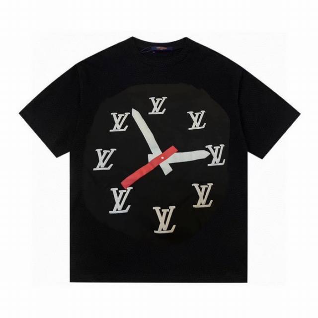 Louis Vuitton 路易威登 24Ss 时钟钟表短袖t恤 购入原版开模打造，全套定制辅料. 立体时钟发泡印花工艺，非常醒目个性 后背采用黄色logo标签