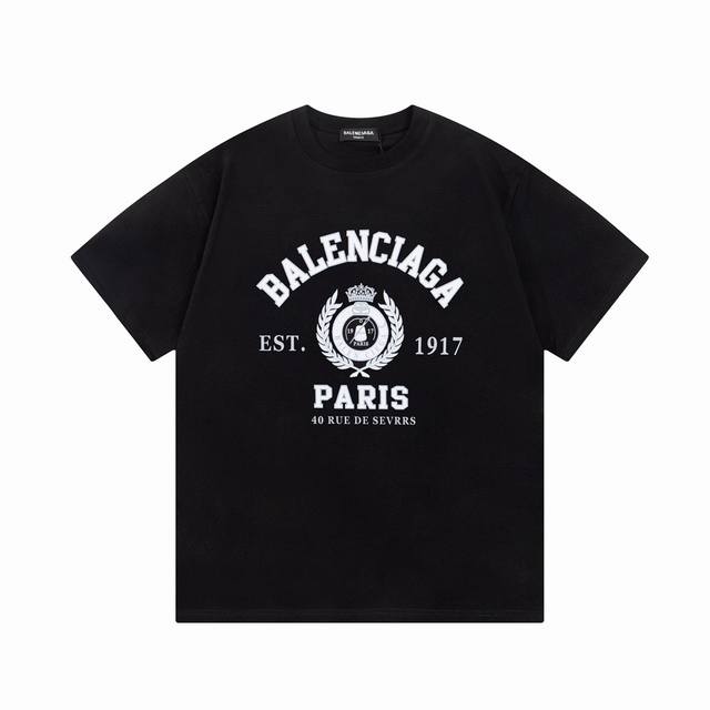 Balenciaga 巴黎世家1917麦穗短袖， 品质升级，精致做工，手感柔软，充满了复古工艺还拥有厚实的手感，标志性的图标，独有的辨识度。高克重纯棉质感一流！
