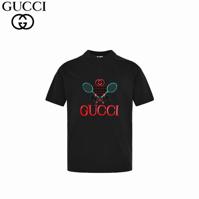 Gucci 古驰 24Fw 网球拍绣花短袖 采用32支双纱 260克重面料 进口针织针梳棉进行制作，厚度适中，有垂感又有轮廓型，上身就是一个舒适！！对微胖身型包