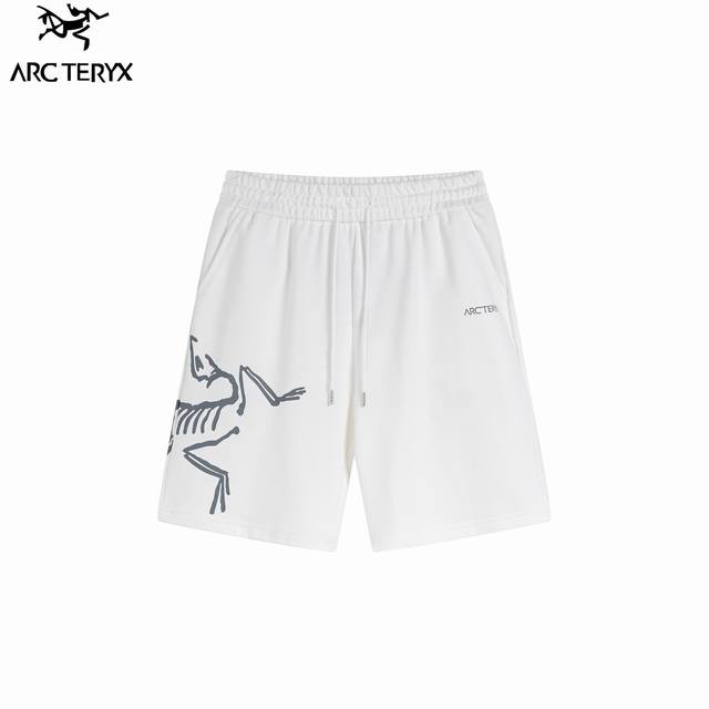 Arc'Teryx 始祖鸟 24Fw经典大logo短裤 2024经典logo 创意印花 采用360G纯棉面料 高端品质 简约时尚百搭 颜色：黑 白 码数：Xs-