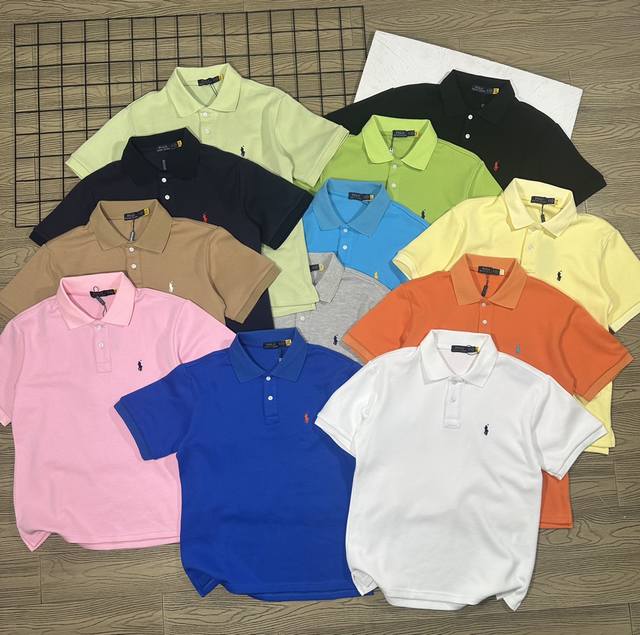 12个色 Polo Ralph Lauren拉夫劳伦ss24纯色logo刺绣短袖 Polo衫 品牌故事 Polo Ralph Lauren已成为了当今绅士休闲服 - 点击图像关闭