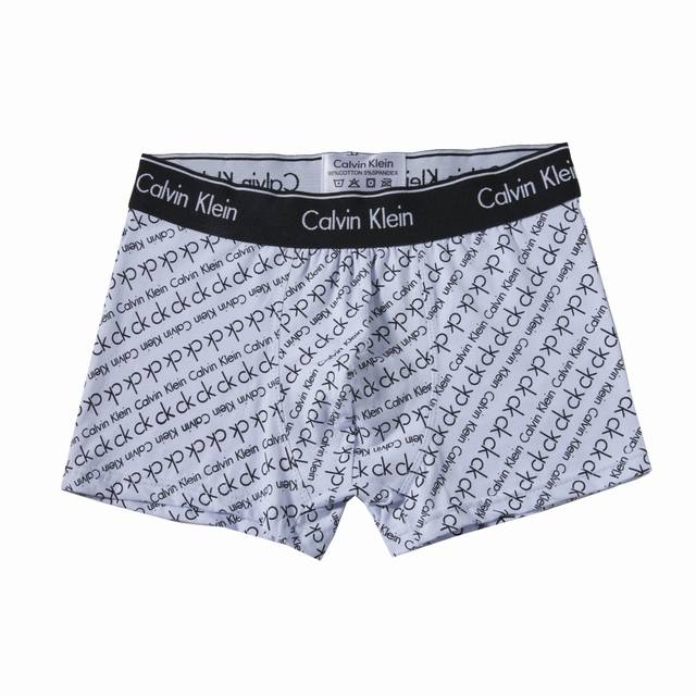 Calvin Klein字母满印内裤一盒三条装内裤，Ck经典专柜盒装内裤纯棉面料手感非常赞 不起球不变形 透气吸汗性非常好 亲肤舒适 框边calvin Klei