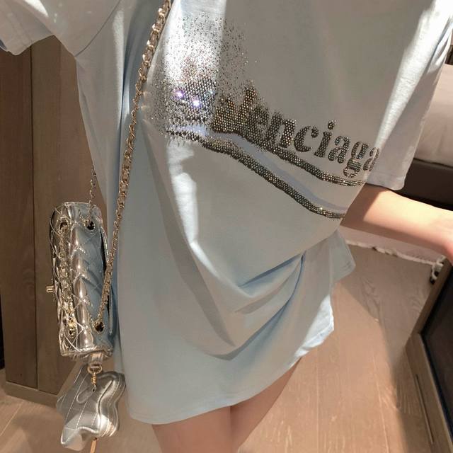 Balenciaga巴黎世家blcg烫钻幻影字母圆领短袖t恤 款号：24672706047 颜色：蓝色 粉色 尺码：均码 80-125斤