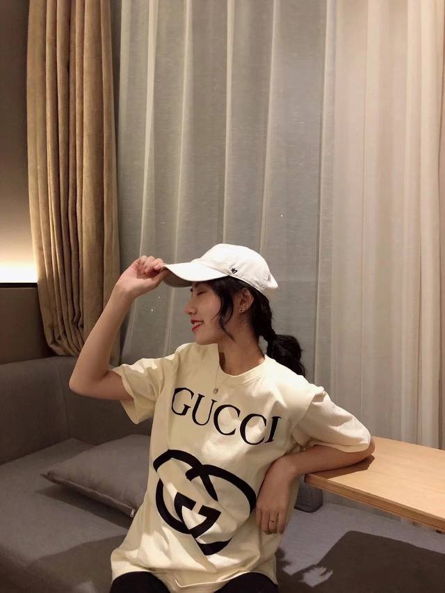 模特咨询图 顶级版本 Gucci经典双g字母印花短袖t恤