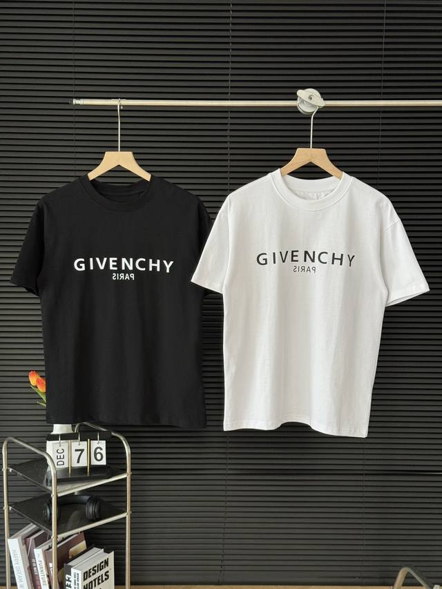 Givenchy 纪梵希 夏季经典字母印花情侣短袖t恤 最高版本 原版面料 高版本 高品质 所有细节 面料辅料工艺 全部1:1 过验 店主是“细节怪物” 所以做
