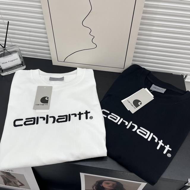 Carhartt 卡哈特刺绣简约字母短袖短t 超百年的美式工装大佬carhartt卡哈特，初始人群包括了建筑工人、制造工人、农民以及各类户外爱好者，如今在潮流圈