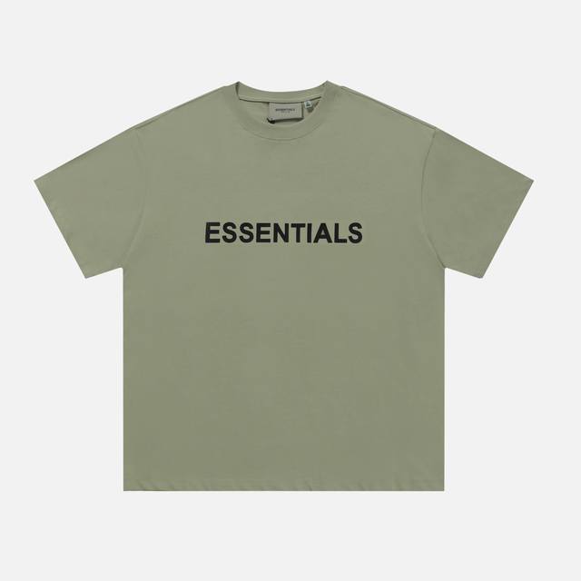 Fear Of God Fog复线essentials 胸前硅胶字母logo短袖t恤 面料：240克双纱高密度纯棉面料 工艺: 整件衣服采用精密压花工艺 男女同