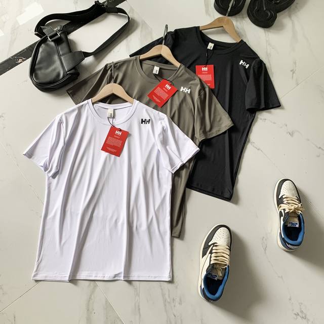 Helly Hansen Hh24新款夏冰丝凉感透气圆领短袖t恤衫！！ Gw同步上新，面料拿到手里冰丝爽滑凉快！！ 穿着在身上更是亲肤不闷汗！！！ 硅胶小标lo