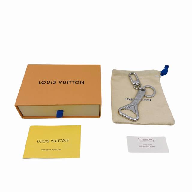 Louis Vuitton 联名sup银色开瓶器钥匙扣-包饰-包包挂件编码：Mp2149，官网在售价￥P3630Rmb，Louis Vuitton官网，Lv C