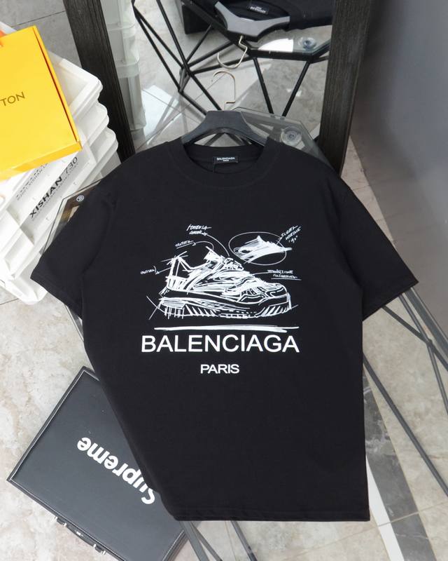 Balenciaga 巴黎世家经典鞋子解构主义印花短袖t恤 新款巴黎世家春夏短袖简约时尚精致，色彩搭配舒适，多彩清新阳光色,，定织定染，纯棉定制原版面料 官方同