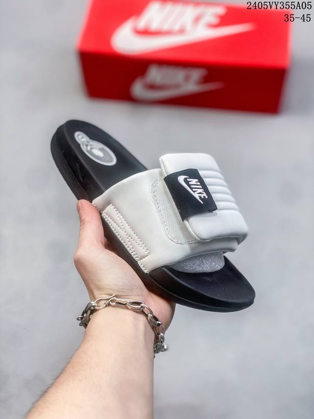 Id:Xnm Nike W Benassi Stussy 百搭单品 具有非常高的科技含量。最具代表的拖鞋系列来讲，用最符合人体工学的科技造出最符合人穿着的鞋子。