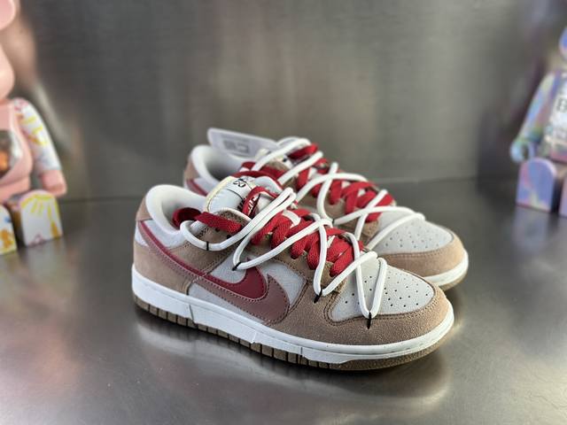 福利特价 耐克nike Dunk Low Se 双勾双绑带系列低帮休闲运动滑板板鞋 “卡其红” 采用脚感柔软舒适zoomair气垫 有效吸收滑板等极限运动在落地