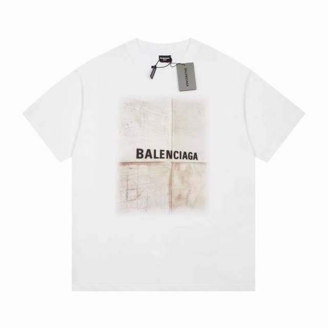 款号：Fc209 Balenciga 巴黎世家2023Ss 怀旧背景字母短袖～标准的康丽直喷数码技术和数码渐变压花技术，纯棉柔软面料，对色定染面料，超精细平网压