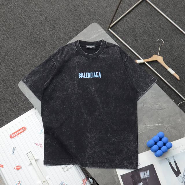 顶级复刻 高端定制 Balenciaga 巴黎世家 新款重工水洗后背胶带短袖t恤 款号: 66741 颜色：黑色 蓝色 深灰 灰白 购入原版开模打造，全套定制辅