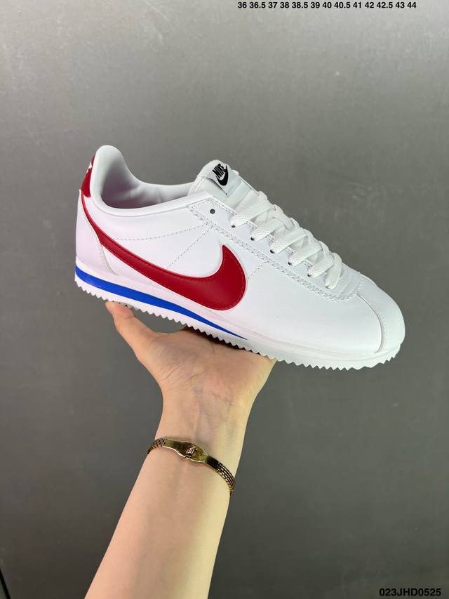 耐克nike Classic Cortez 全新配色 经典轻便舒适男子阿甘鞋休闲跑步鞋运动鞋，纯粹而执着的精神，使得cortez种在了一代人的心里，无论是否喜欢