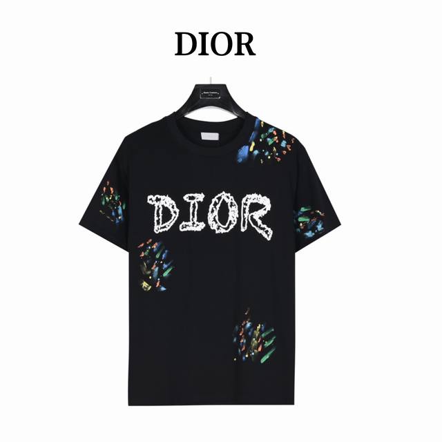 Dior 迪奥 手绘logo涂鸦花卉短袖t恤 男女同款全新美学灵感趣味设计,渠道性质精品。让整体造型设计更加优雅时尚，今夏最火系列，无数明星潮人追捧。客供采用2